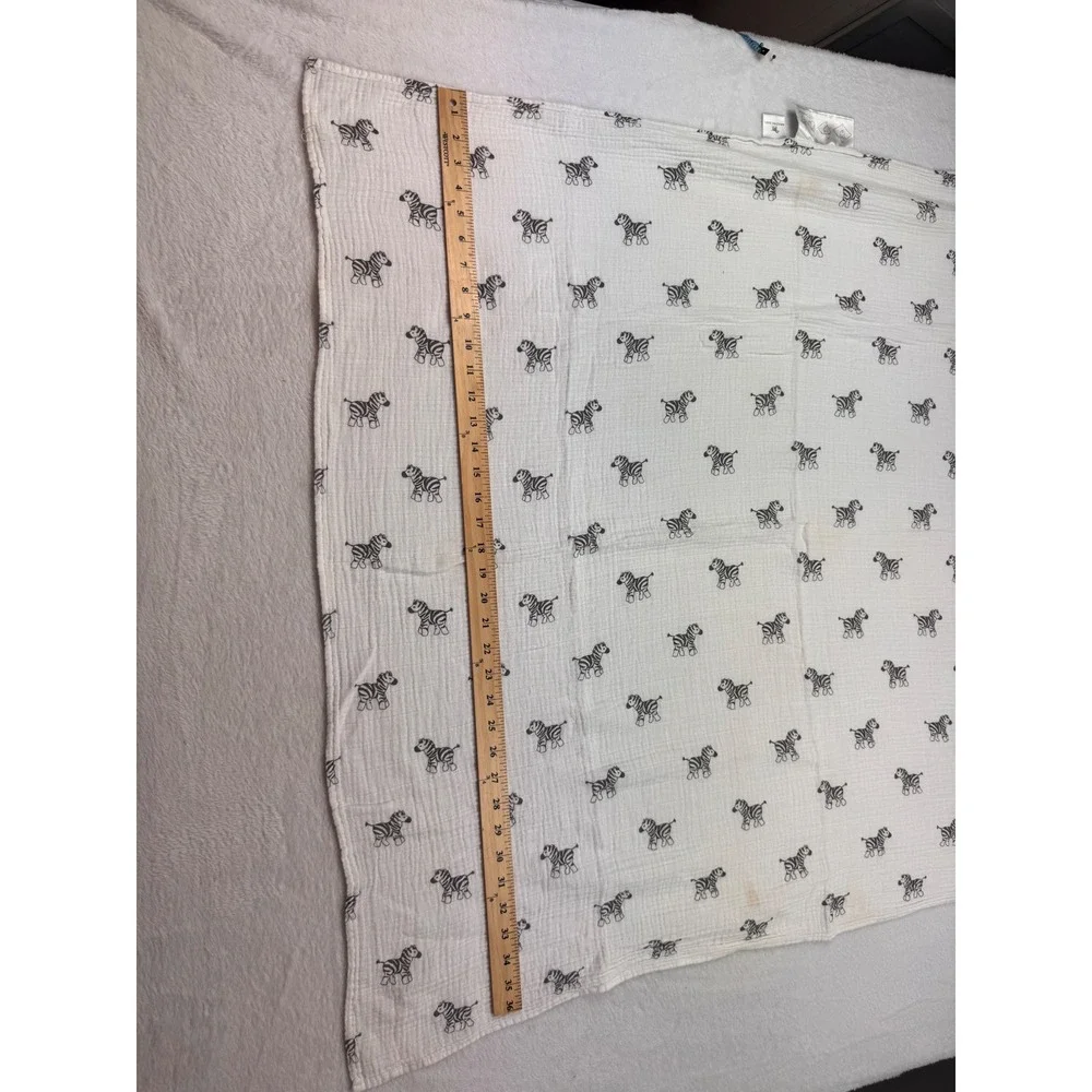 Amazing Baby SwaddleDesigns Cotton Muslin Zebra Swaddle Blanket White Black